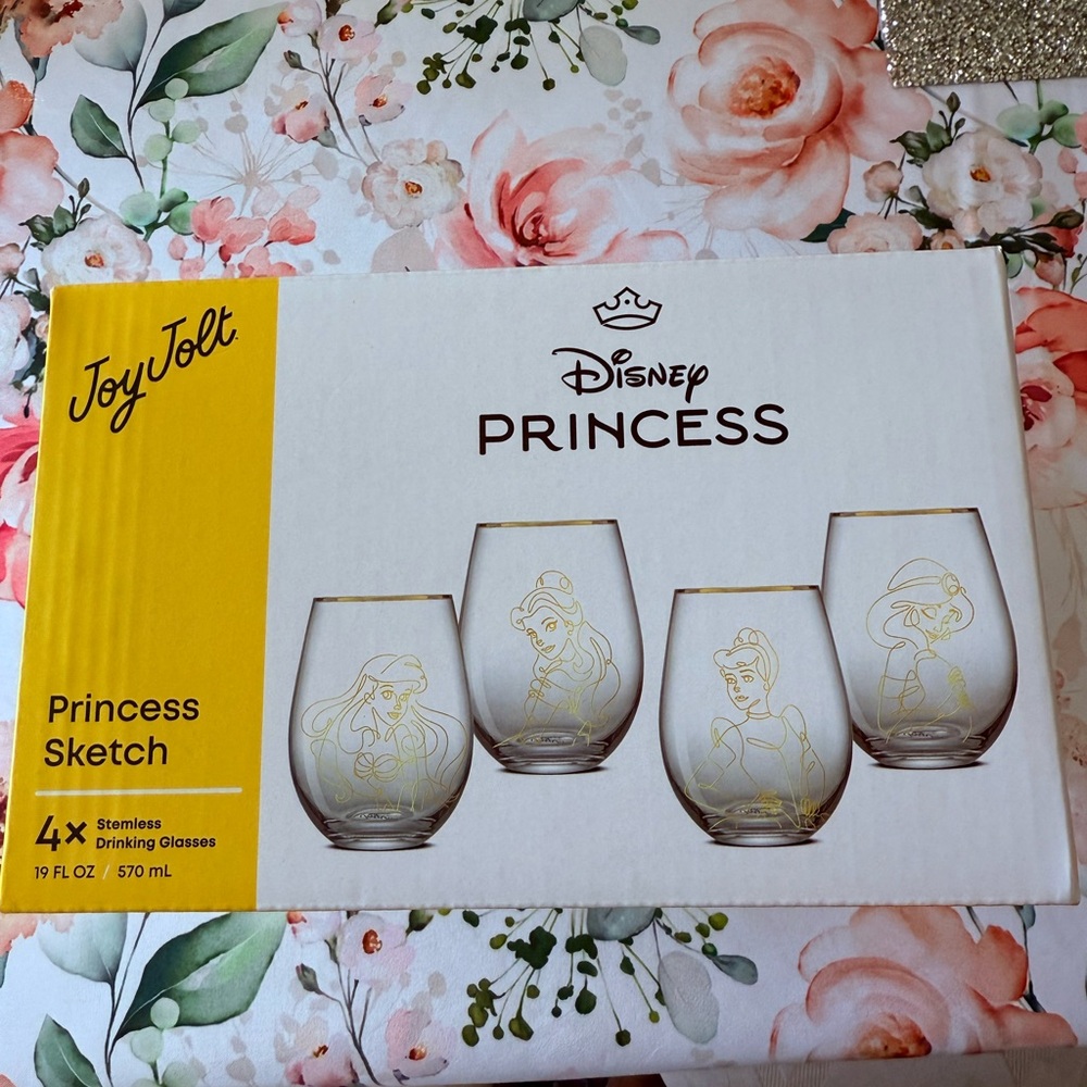 Jolt Gold Disposable Tableware Set for Elegant Parties